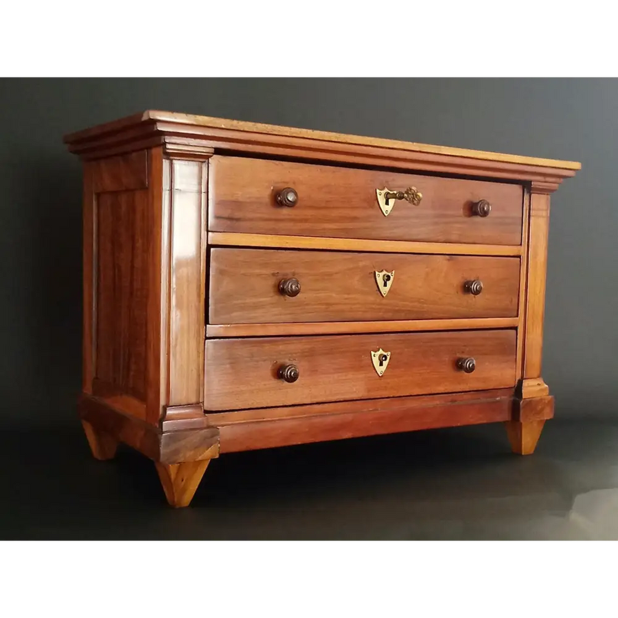 Modellkommode Nussbaum (miniature) - Möbel