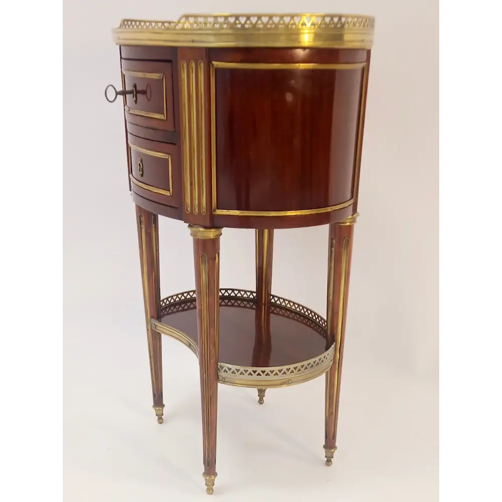 Ovaler Salontisch im Stil Louis XVI - Möbel