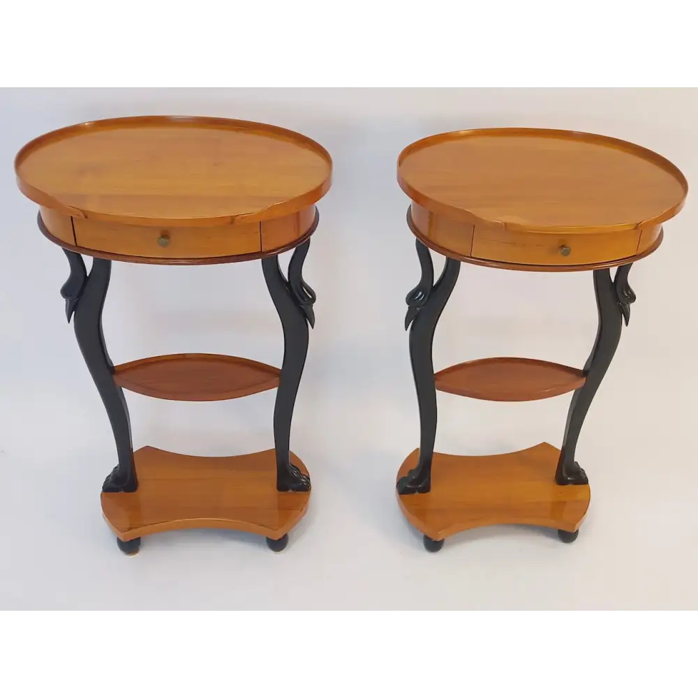 Paar ovale Salontischchen im Biedermeier-Stil um 1930