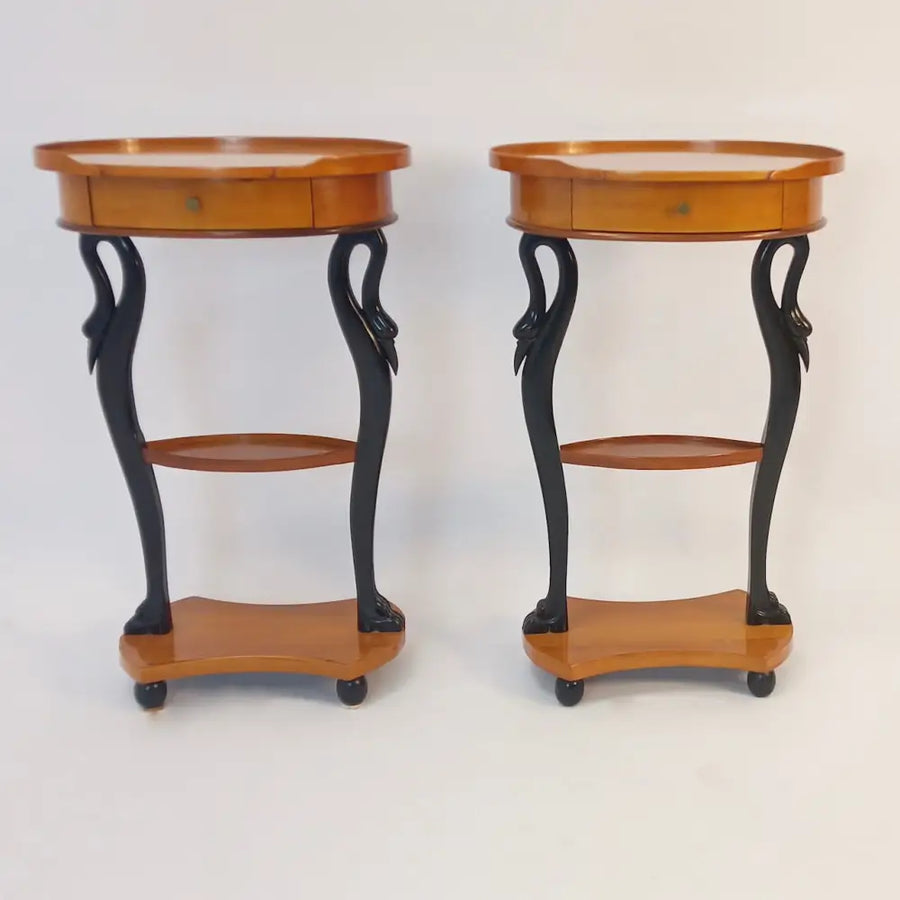 Paar ovale Salontischchen im Biedermeier-Stil um 1930