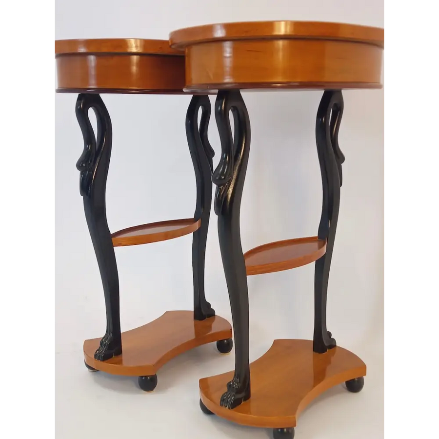 Paar ovale Salontischchen im Biedermeier-Stil um 1930