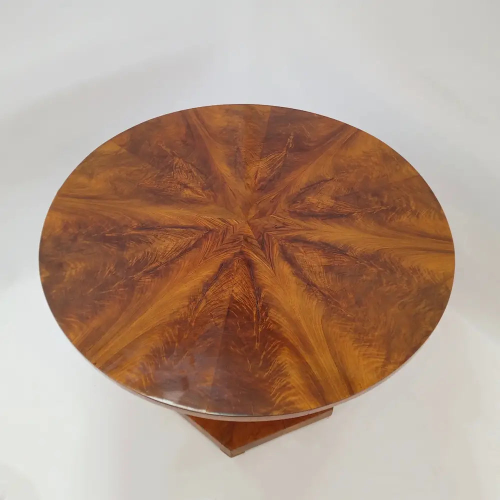 Sternfurnierter Biedermeier Nussbaum Tisch Österreich um