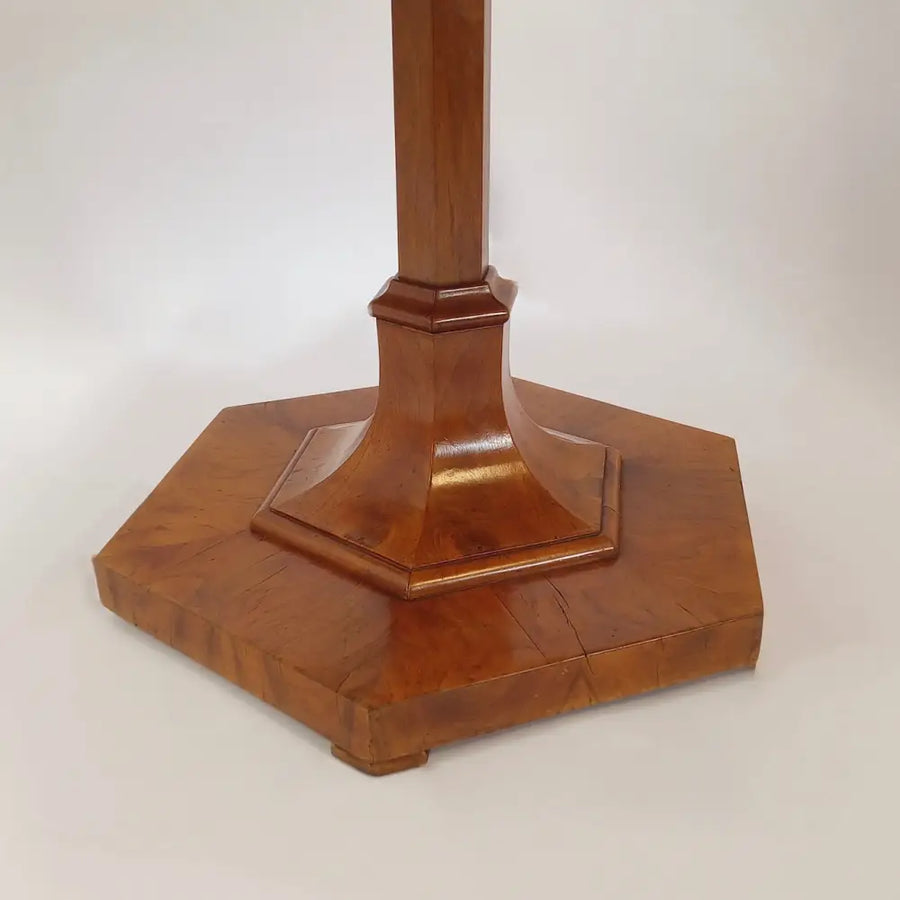 Sternfurnierter Biedermeier Nussbaum Tisch Österreich um