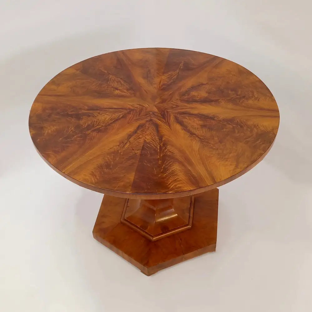Sternfurnierter Biedermeier Nussbaum Tisch Österreich um