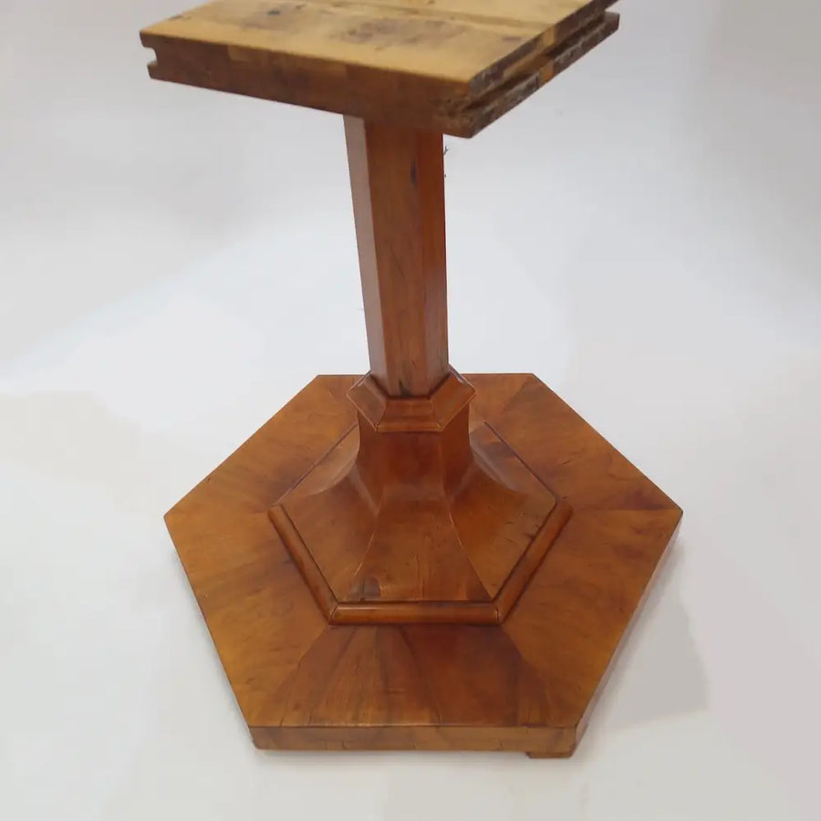 Sternfurnierter Biedermeier Nussbaum Tisch Österreich um