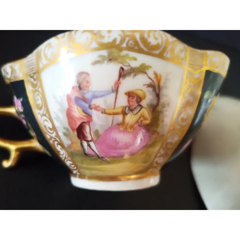 Tasse und Untertasse von Helena Wolfsohn um 1890