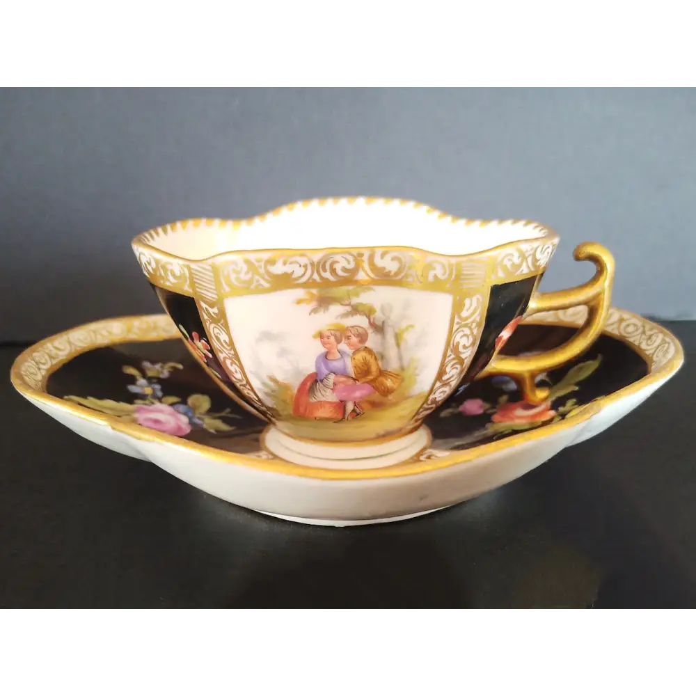 Tasse und Untertasse von Helena Wolfsohn um 1890