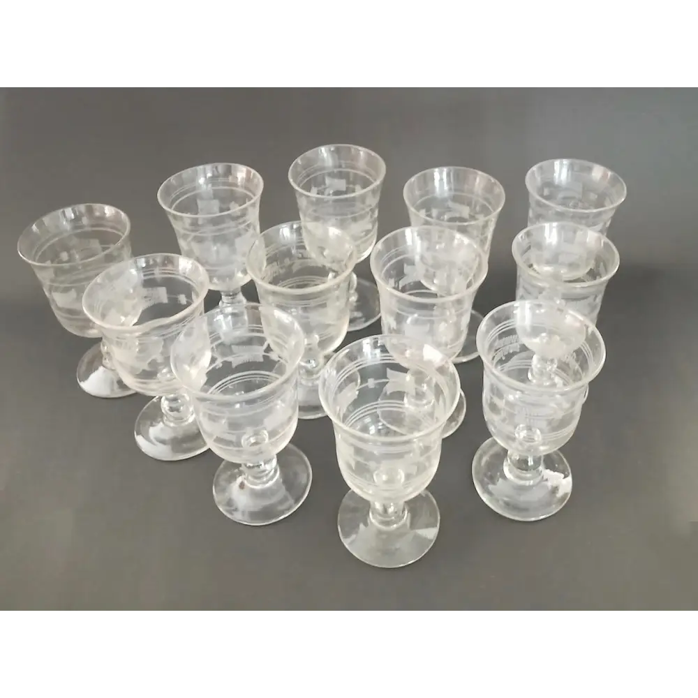 Set aus 11 Weingläsern in Tulpenform um 1860 - Sammlerstücke