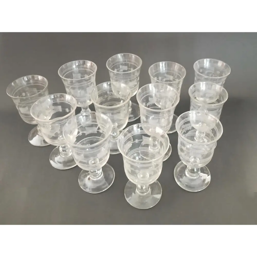 Set aus 11 Weingläsern in Tulpenform um 1860 - Sammlerstücke